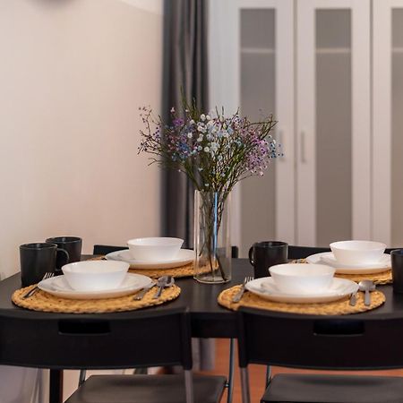 בודפשט Cozy Apartment In Akacfa Street מראה חיצוני תמונה