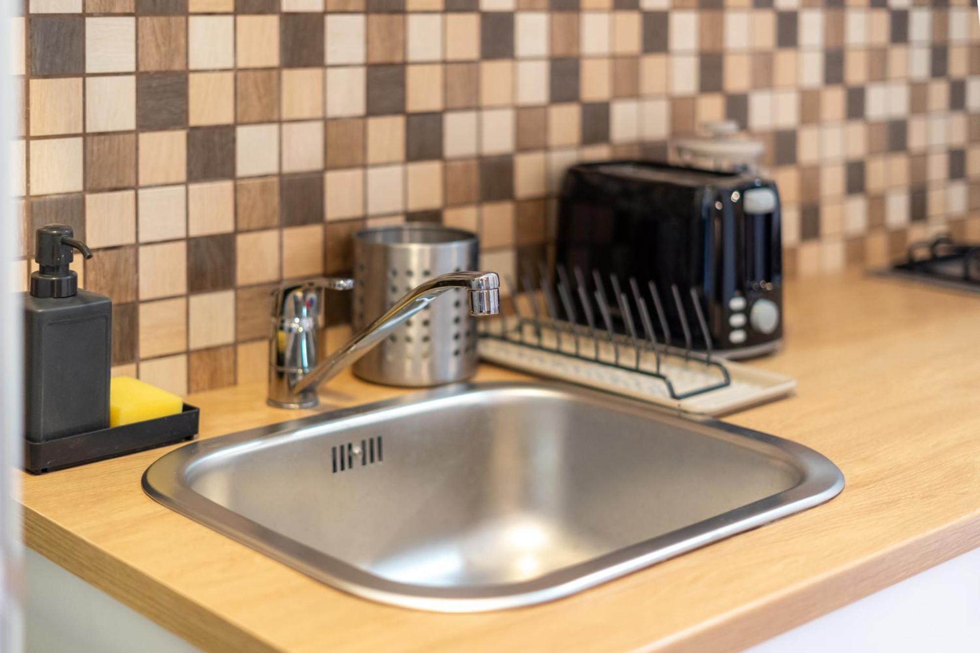 בודפשט Cozy Apartment In Akacfa Street מראה חיצוני תמונה