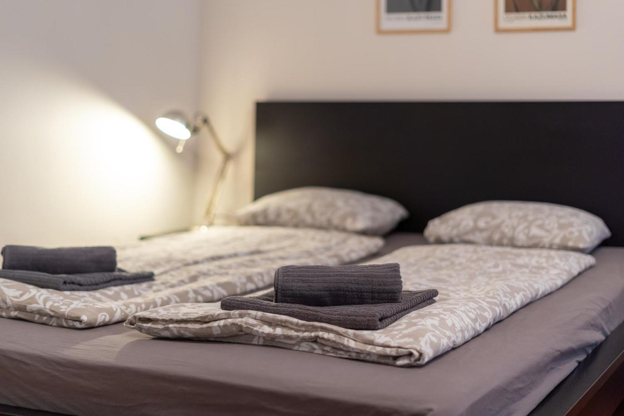 בודפשט Cozy Apartment In Akacfa Street מראה חיצוני תמונה
