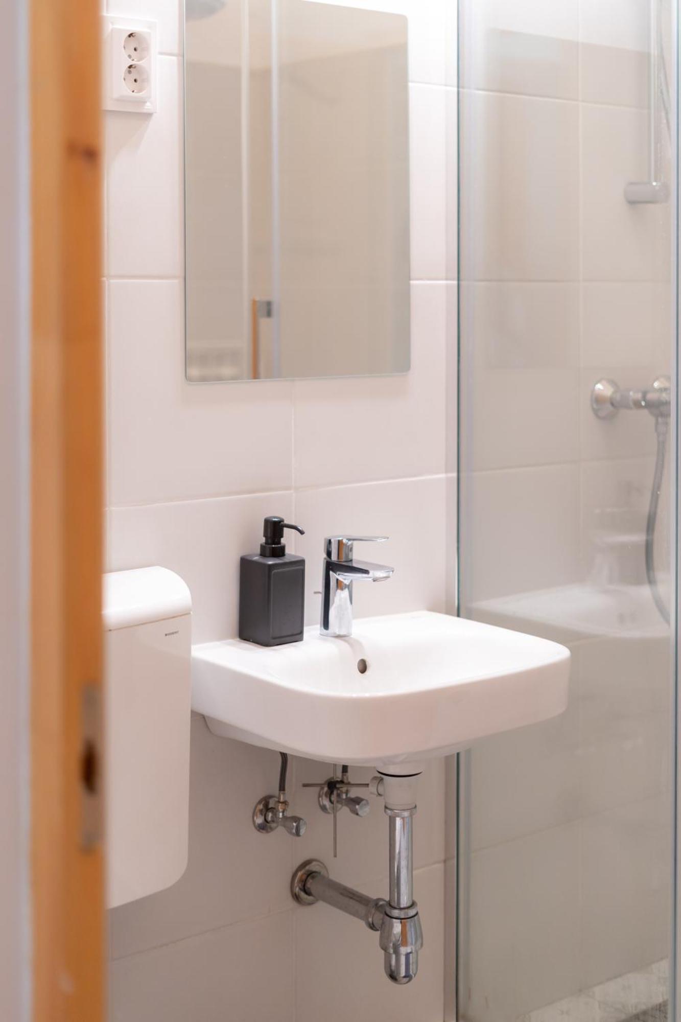 בודפשט Cozy Apartment In Akacfa Street מראה חיצוני תמונה