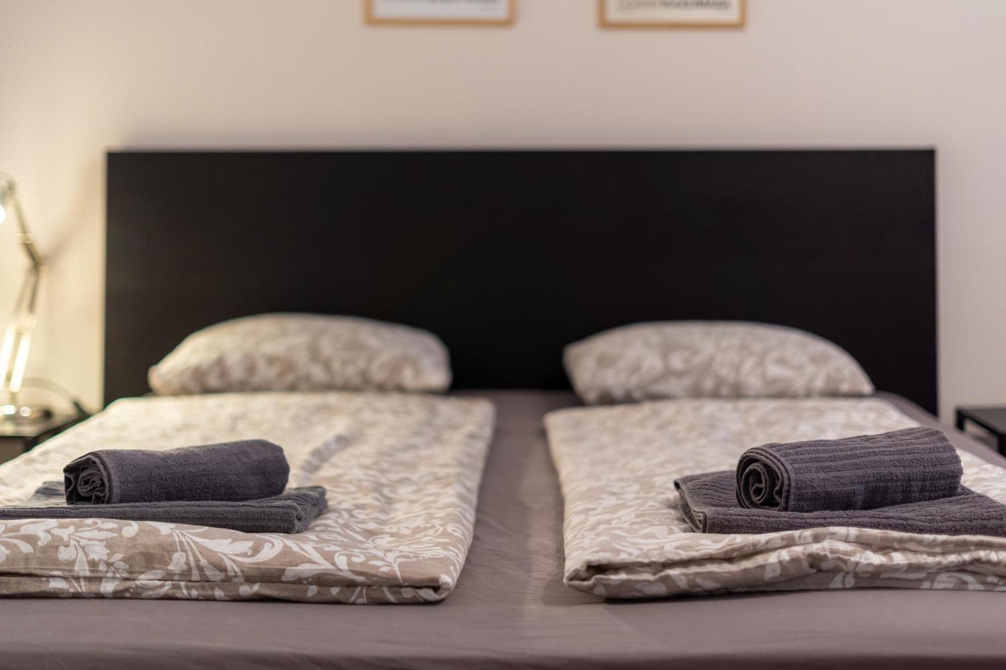 בודפשט Cozy Apartment In Akacfa Street מראה חיצוני תמונה