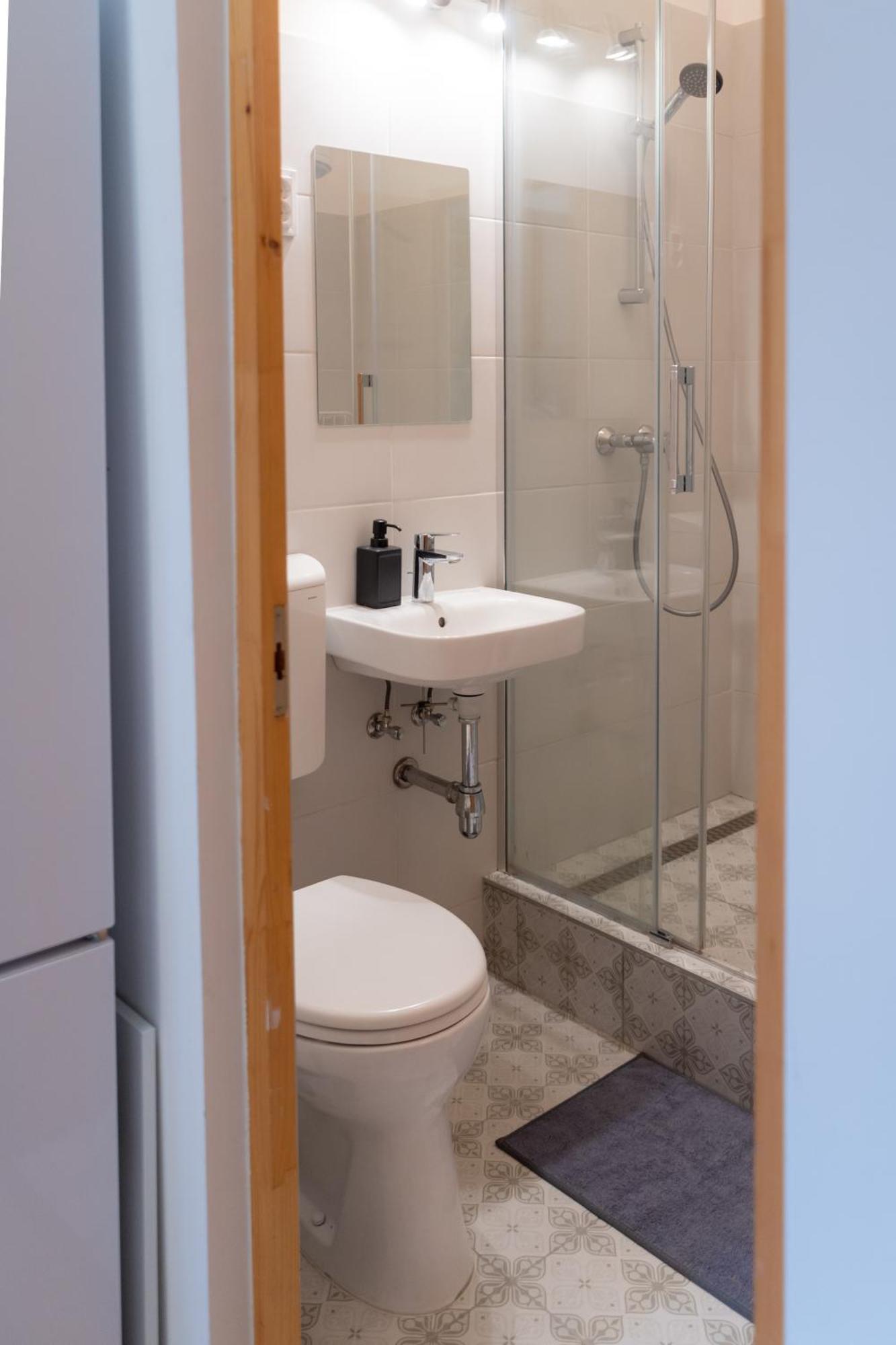 בודפשט Cozy Apartment In Akacfa Street מראה חיצוני תמונה